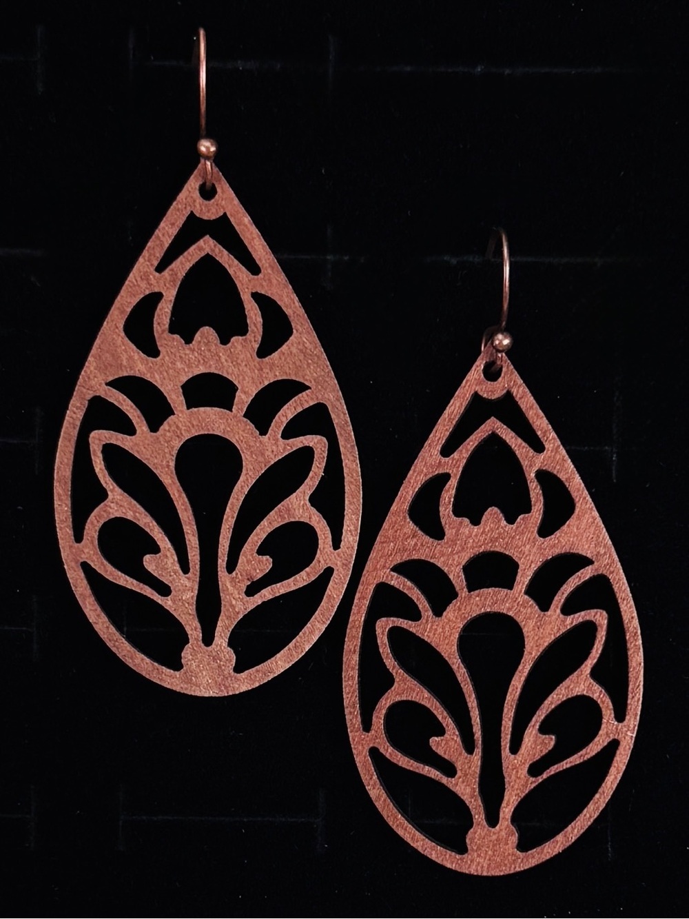 Pretty lightweight, brown wood carved bohemian chic pierced tangle earrings